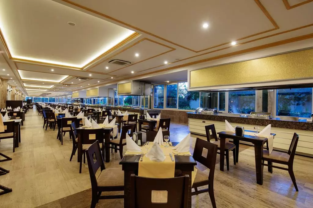 Crystal Admiral Resort Suites & SPA